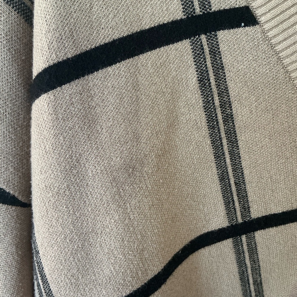 SOLD Dynamo Tan and Black Plaid Dark Academia Cardigan - Picture 3 of 3